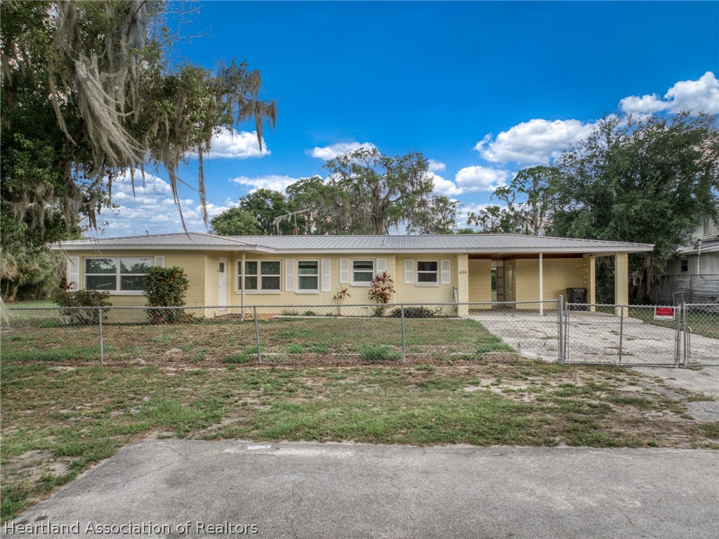 Joe Hilton St, Avon Park, FL 33825