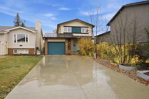 103 Garson Pl, House with 3 bedrooms, 4 bathrooms and 5 parking in Fort Mcmurray AB | Card Image