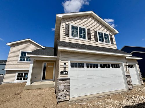 1960 Oak Ridge St, Hanover, MN, 55341-4157 | Card Image