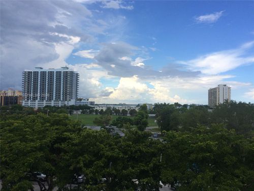 apt-511-1801 S Treasure Dr, North Bay Village, FL, 33141-4558 | Card Image