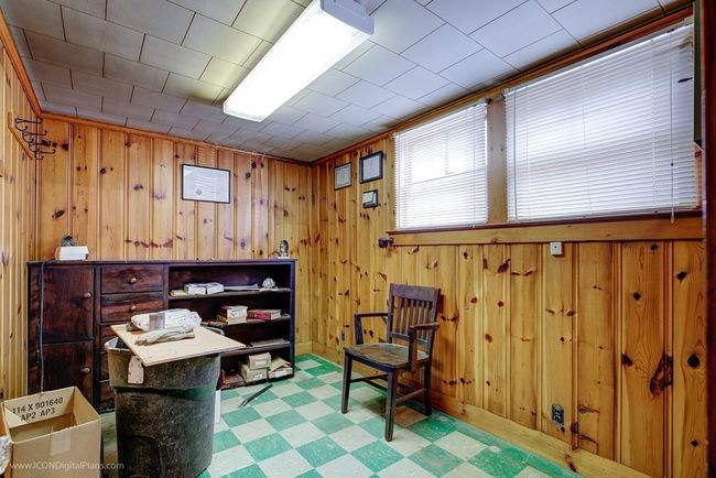 99 Nashua St, Home with 0 bedrooms, 1 bathrooms and 2 parking in Fall River MA | Image 5