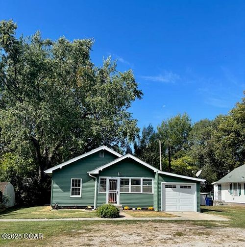 1625 Chouteau Ave, Baxter Springs, KS, 66713-1831 | Card Image