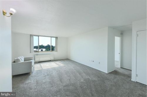 908-1 E University Pkwy, BALTIMORE, MD, 21218-2429 | Card Image