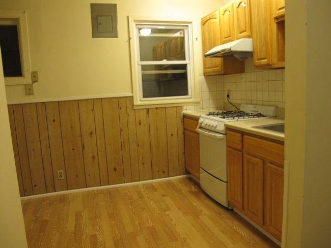 9309 43 Rd Ave, Home with 5 bedrooms, 4 bathrooms and null parking in Elmhurst NY | Image 5