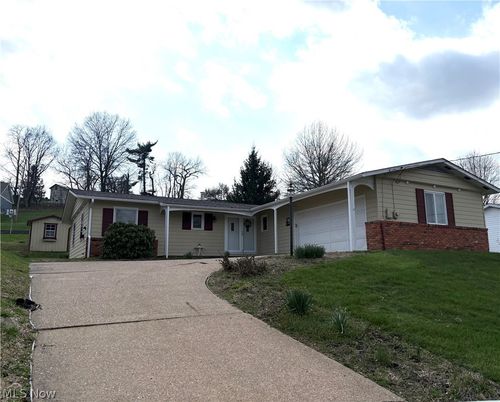 116 Bett Mar Ln, Saint Clairsville, OH, 43950-1202 | Card Image