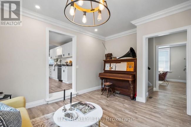 80 King St E, House other with 4 bedrooms, 2 bathrooms and 6 parking in Omemee ON | Image 8