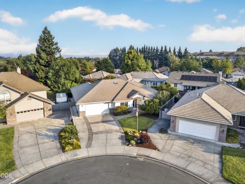 2473 Greenfield Ct, Medford, OR, 97504-3670 | Card Image
