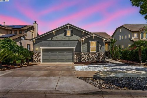 96 E Country Club Dr, Brentwood, CA, 94513-5014 | Card Image