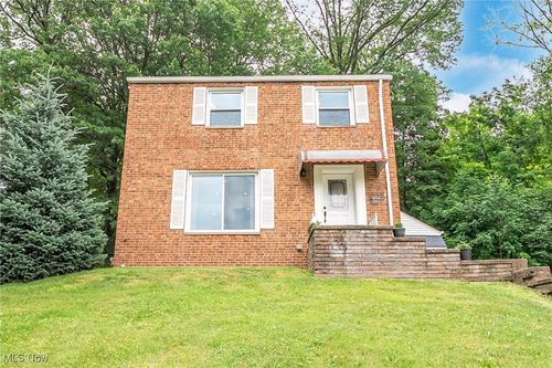 24690 Hawthorne Drive, Euclid, OH, 44117 | Card Image