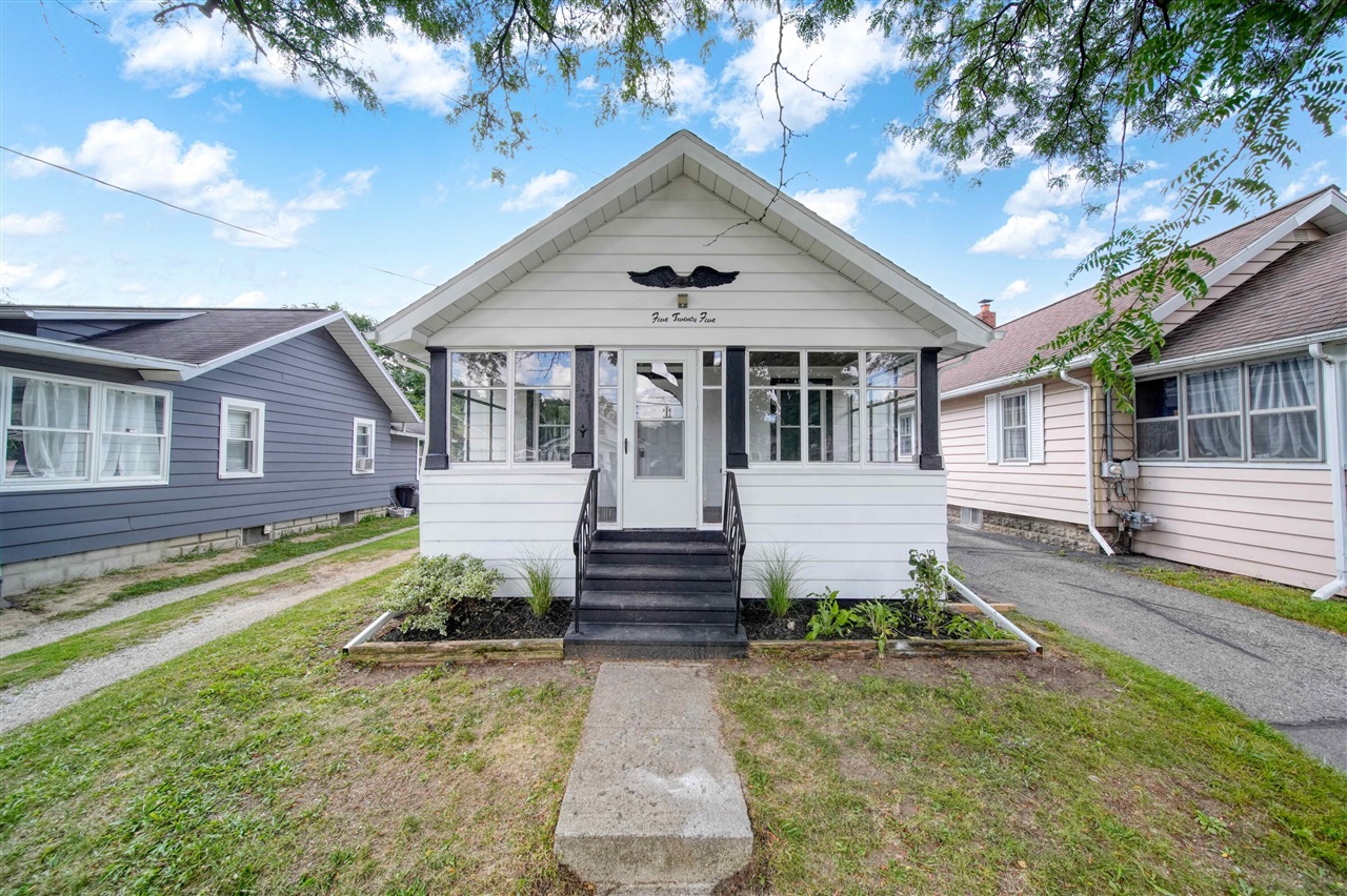 Saint Clair Ave, Jackson, MI 49202