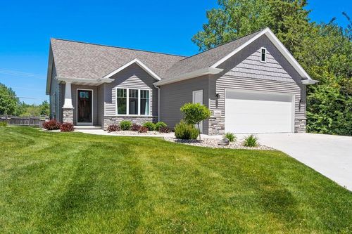 4996 Boxwood Lane, GRAND CHUTE, WI, 54913 | Card Image