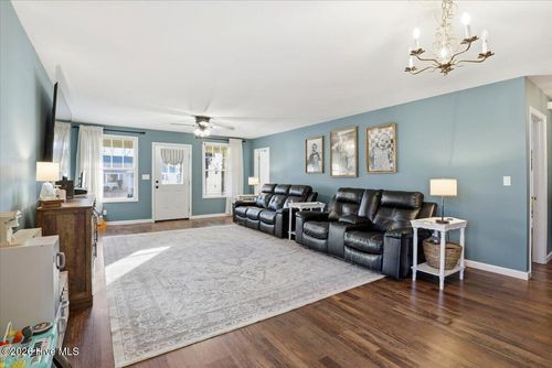 205 W South St, Fremont, NC, 27830-8647 | Card Image