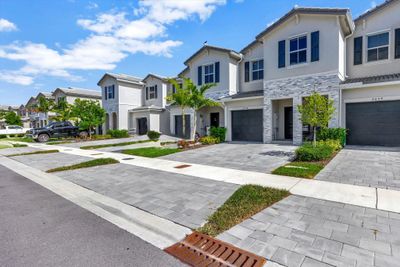 2658 Se 10th Street, Townhouse with 4 bedrooms, 2 bathrooms and null parking in Homestead FL | Image 1