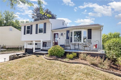 18 Barringer Dr, Hamlin, NY, 14464-9303 | Card Image