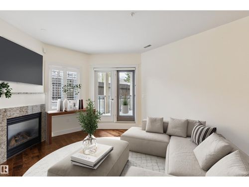 16-11518 76 Ave Nw, Edmonton, AB, T6G0K7 | Card Image