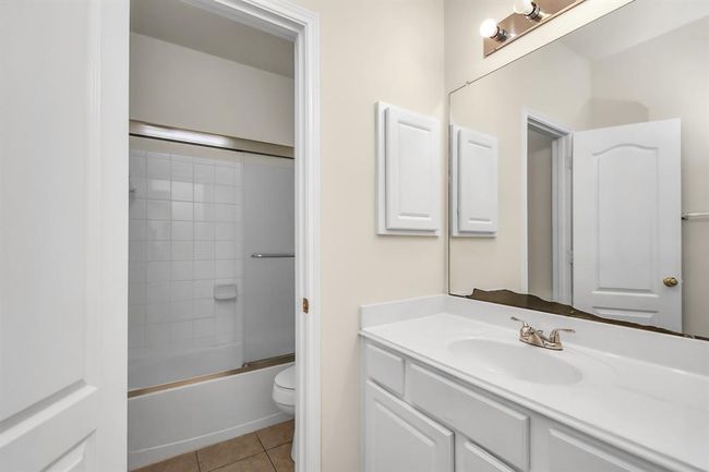 1604 Spring Glen Ln, House other with 3 bedrooms, 3 bathrooms and 2 parking in Pearland TX | Image 34