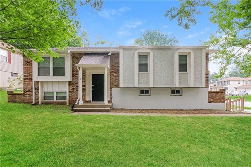 1701 N Hanover Ave, Independence, MO, 64056-1424 | Card Image
