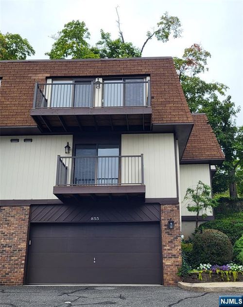 855 Kinderkamack Rd, River Edge, NJ, 07661-2323 | Card Image