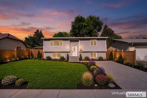 975 Blaine Ave, Idaho Falls, ID, 83402-2041 | Card Image