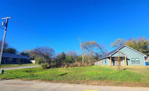 401 E Monterey St, Denison, TX, 75021-6601 | Card Image