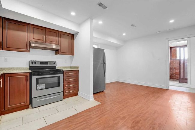 404 Hansen Rd N, House attached with 4 bedrooms, 4 bathrooms and 4 parking in Brampton ON | Image 32