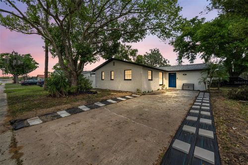 801 Walnut Dr, Seffner, FL, 33584-3947 | Card Image