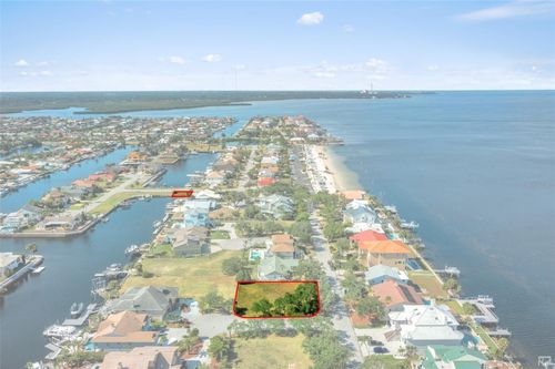 5650 Westshore Dr, New Port Richey, FL, 34652-3049 | Card Image