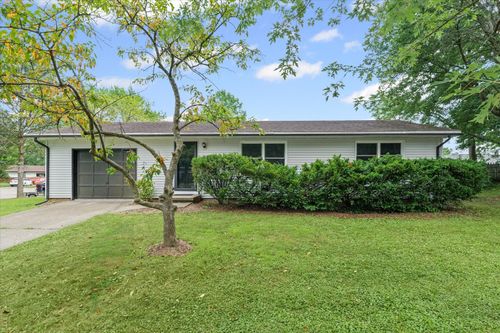2207 E Country Squire Dr, Urbana, IL, 61802-5603 | Card Image