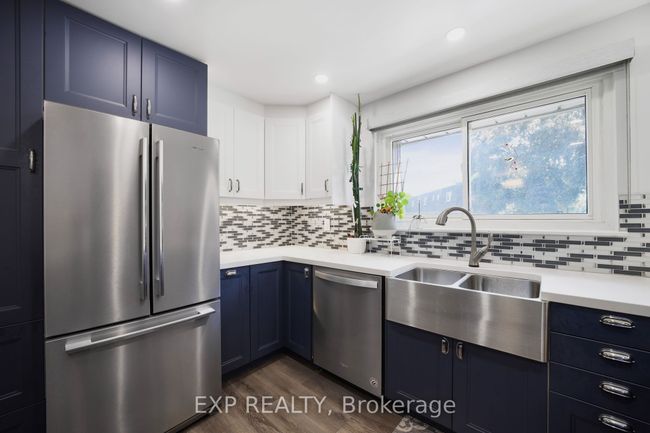136 Darras Crt, Condo with 5 bedrooms, 2 bathrooms and 1 parking in Brampton ON | Image 20