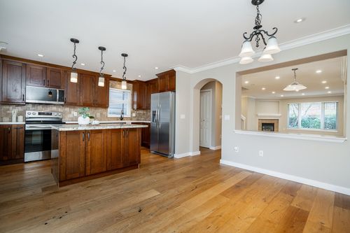 5-2351 Parkway Boulevard, Coquitlam, BC, V3E3P2 | Card Image