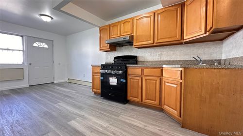 11121 44th Ave, Corona, NY, 11368-2693 | Card Image