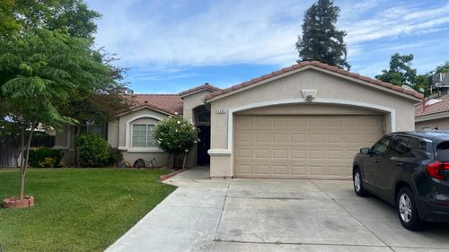 5596 W Pinedale Avenue, Fresno, CA, 93722 | Card Image