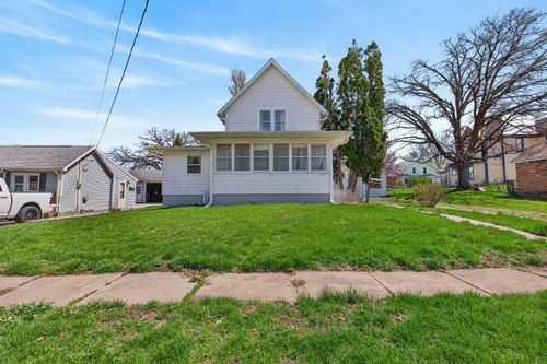 105 Taylor St, Traer, IA, 50675-1036 | Card Image