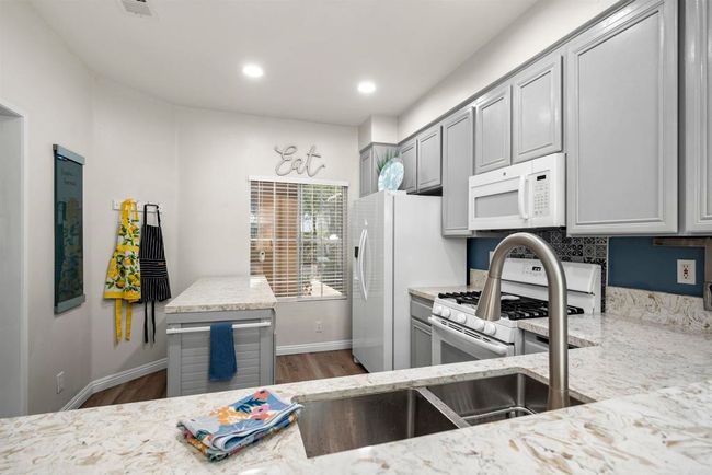 2224 Lago Ventana, Townhouse with 3 bedrooms, 3 bathrooms and 2 parking in Chula Vista CA | Image 5