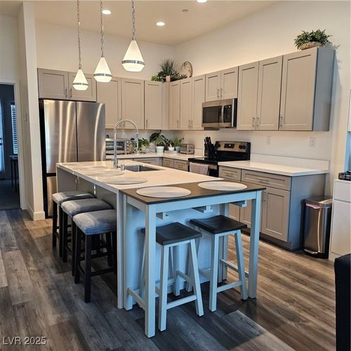 11468 Roaring Peak Dr, Las Vegas, NV, 89135-1594 | Card Image