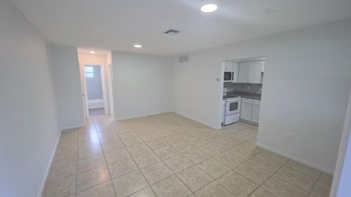 2-7511 Venetian St, Miramar, FL, 33023-2572 | Card Image