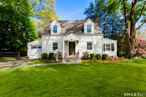 5 Woods End Rd, Stamford, CT, 06905-2728 | Card Image