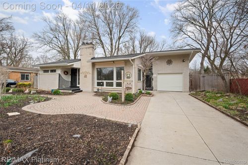 2454 Middlebelt Rd, West Bloomfield, MI, 48324-1841 | Card Image