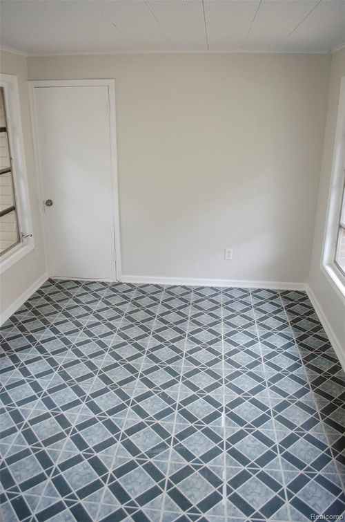 24481 Republic Ave, Oak Park, MI, 48237-1830 | Card Image