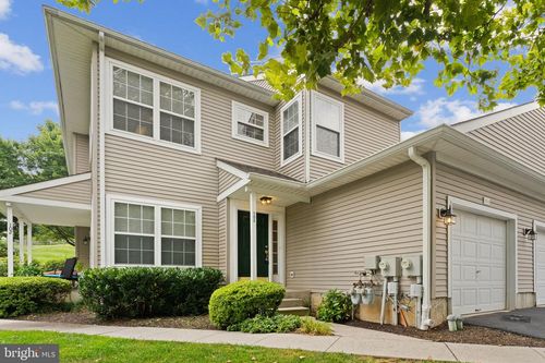 104 Bellwood Ct, PHOENIXVILLE, PA, 19460-2861 | Card Image