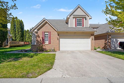 6076 Evergreen Ln, Grand Blanc, MI, 48439-9642 | Card Image