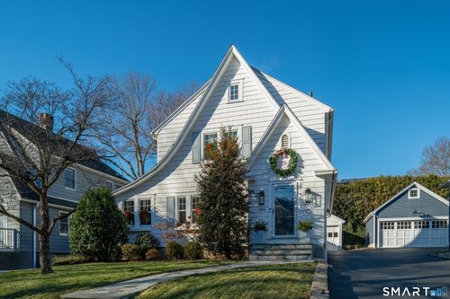 984 Valley Rd, Fairfield, CT, 06825-1671 | Card Image