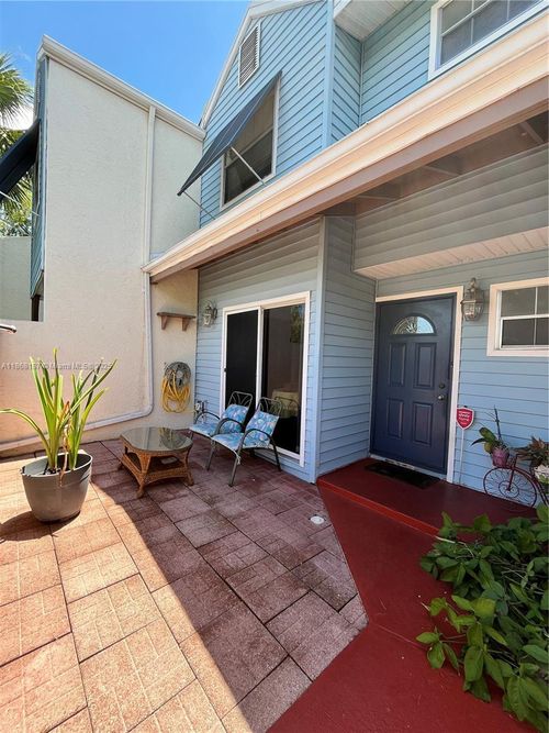 4824 S Hemingway Cir, Margate, FL, 33063-5394 | Card Image