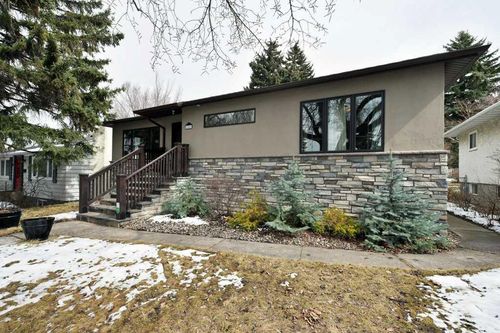 3040 26 St Sw, Calgary, AB, T3E2B5 | Card Image