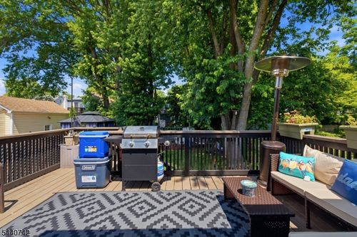 16 Creston Ave, Union, NJ, 07083-4222 | Card Image