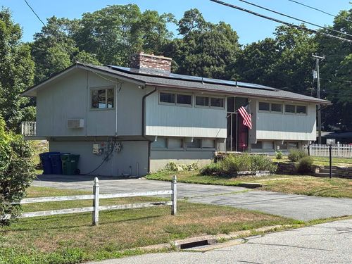 19 Glenwood Rd, Waterford, CT, 06385-3938 | Card Image