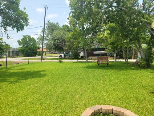 220 N Avenue B, Freeport, TX, 77541-4218 | Card Image