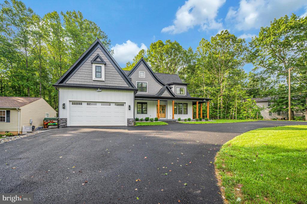 Residential in LOCUST GROVE 3