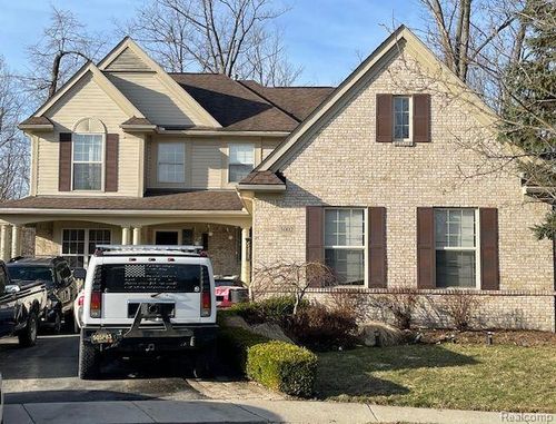 3002 Richmond Dr, Clarkston, MI, 48348-5063 | Card Image