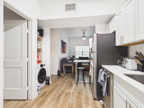 apt-204-911 W 22nd St, Austin, TX, 78705-5671 | Card Image